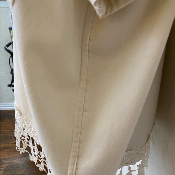 Upper West Side Shirt with Lace Accent - Picture 5 of 10